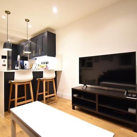 Stunning 3 Bed Apartment 런던 외부 사진