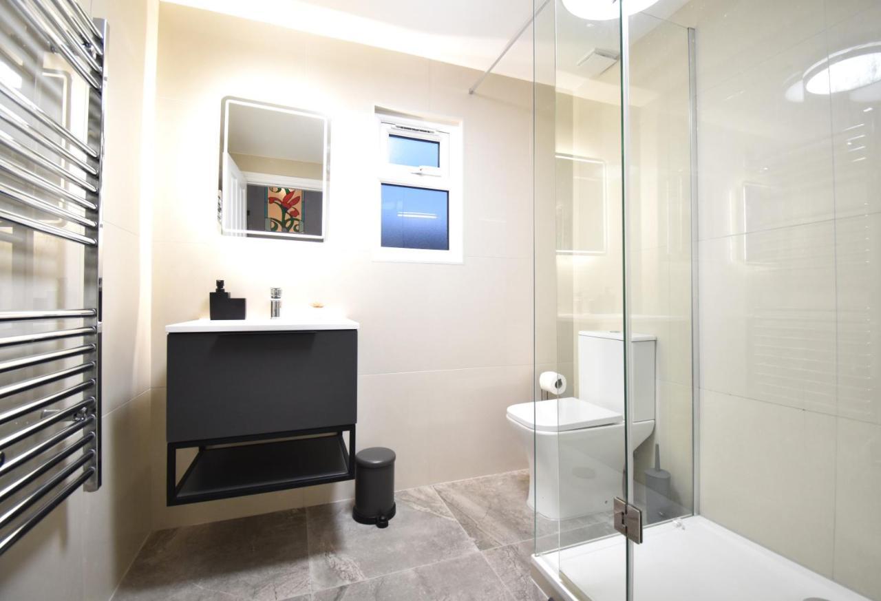 Stunning 3 Bed Apartment 런던 외부 사진