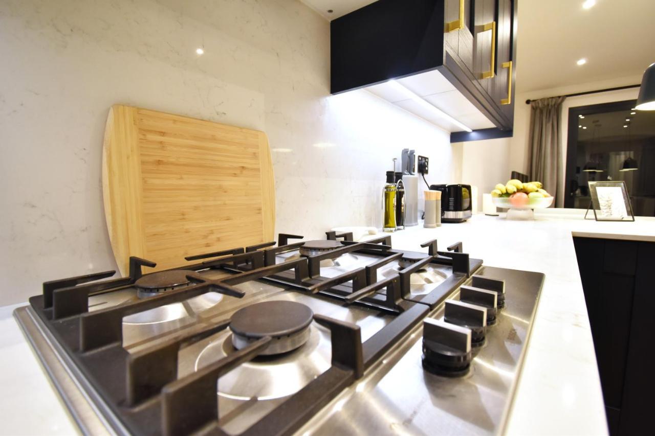 Stunning 3 Bed Apartment 런던 외부 사진